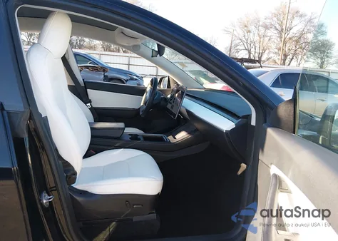 2022 Tesla Model Y Performance Dual Motor All-Wheel Drive z USA, uszkodzony, nr VIN 7SAYGDEF9NF313627